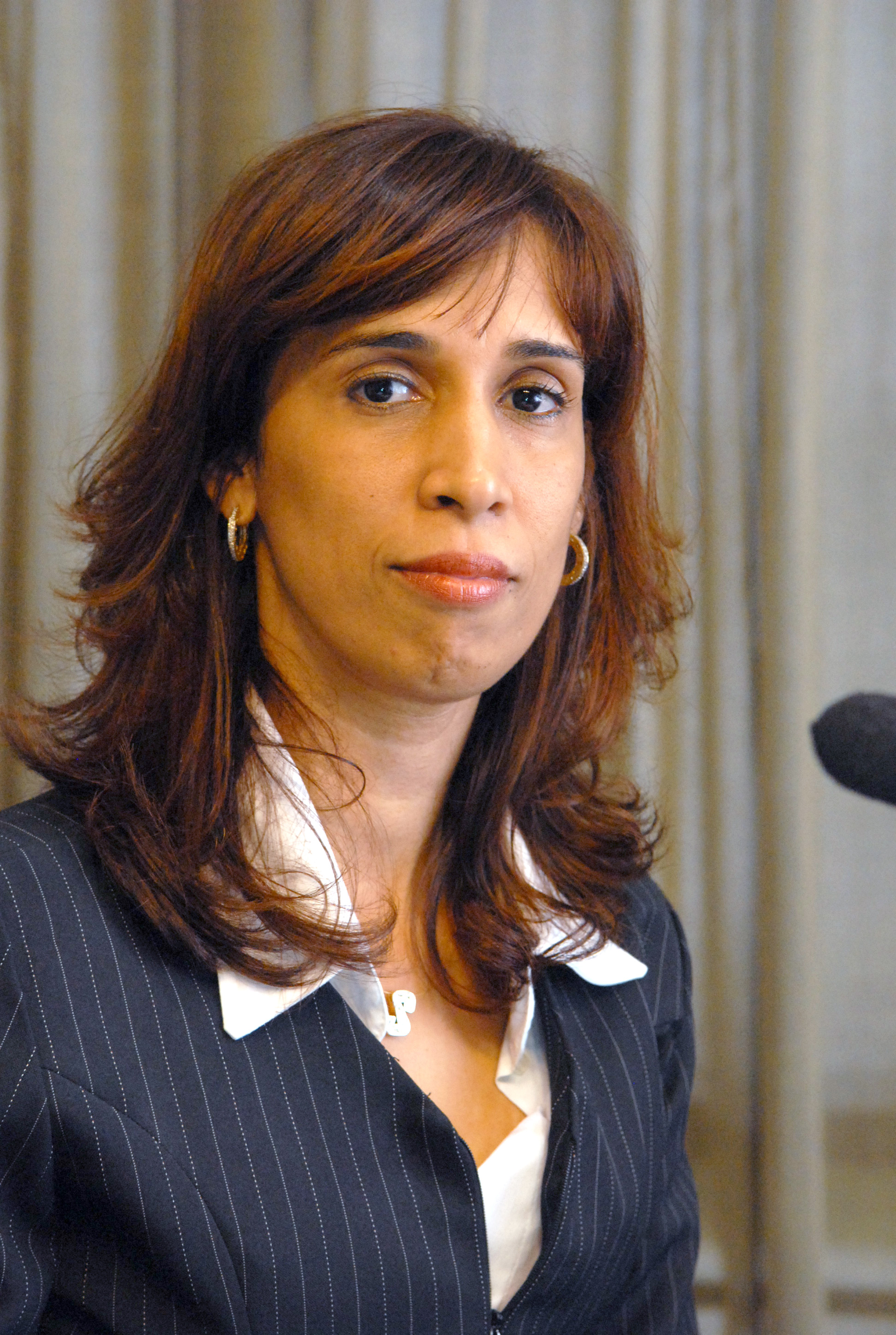 Simone Maria Arajo Leite Ferreira, procuradora federal <a style='float:right;color:#ccc' href='https://www3.al.sp.gov.br/repositorio/noticia/03-2008/CPI ELETROPAULO SimoneMariaAraujoLeiteFerreira MAC.jpg' target=_blank><i class='bi bi-zoom-in'></i> Clique para ver a imagem </a>